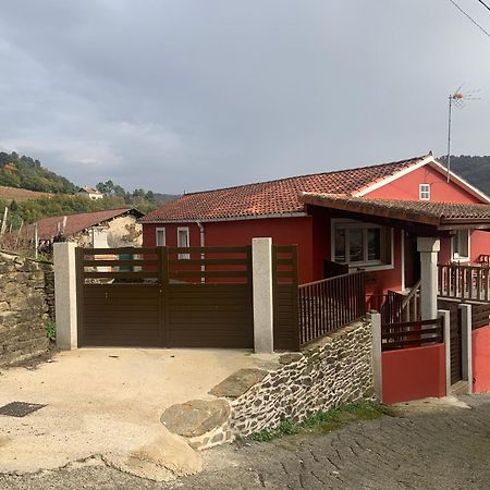 Casa Do Feligres E Da Alsira Βίλα Nogueira de Abaixo Εξωτερικό φωτογραφία